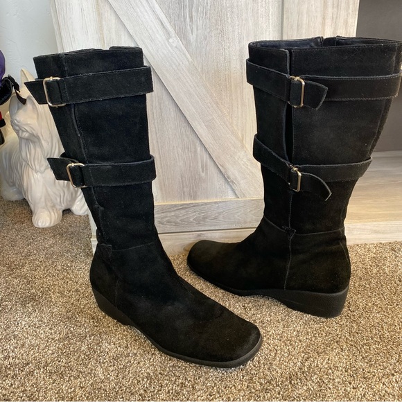 Etienne Aigner Tall Signature Suede Buckle Wedge Boots Size 10 Leather - Picture 6 of 14